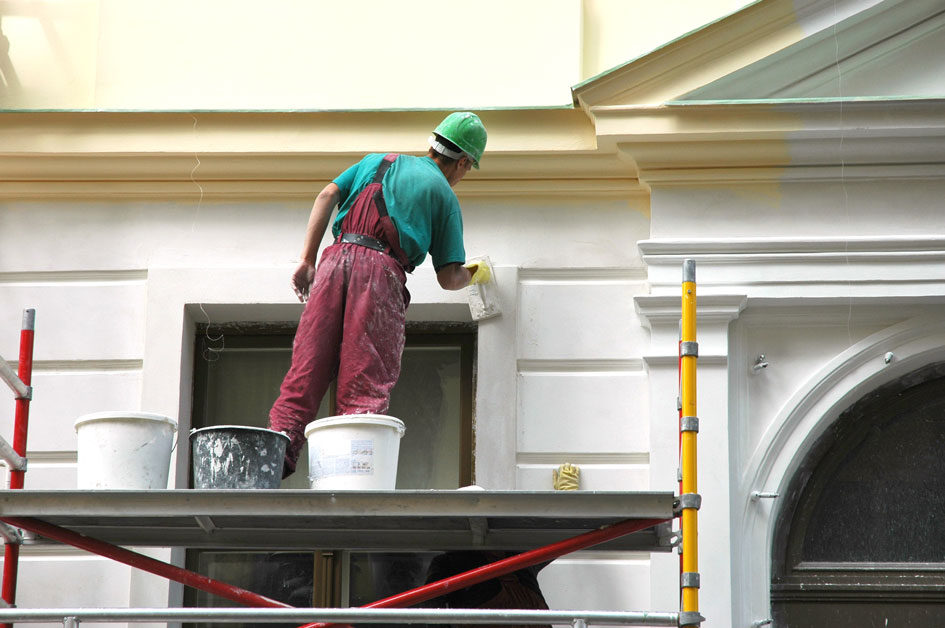 Preparing Exterior Surfaces: Ensuring Proper Surface Preparation for a Lasting Finish